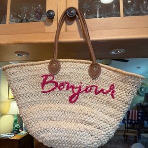 Woven straw tote bag